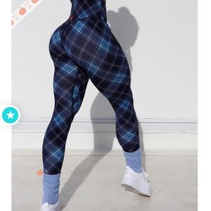 Peached by nellie beautiful plaid leggings sold out size large super flattering